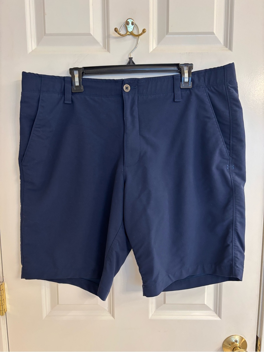 Under Armour Shorts Men’s Size 40